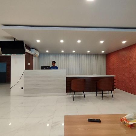 Hotel Syariah Selamat Сукабуми Экстерьер фото