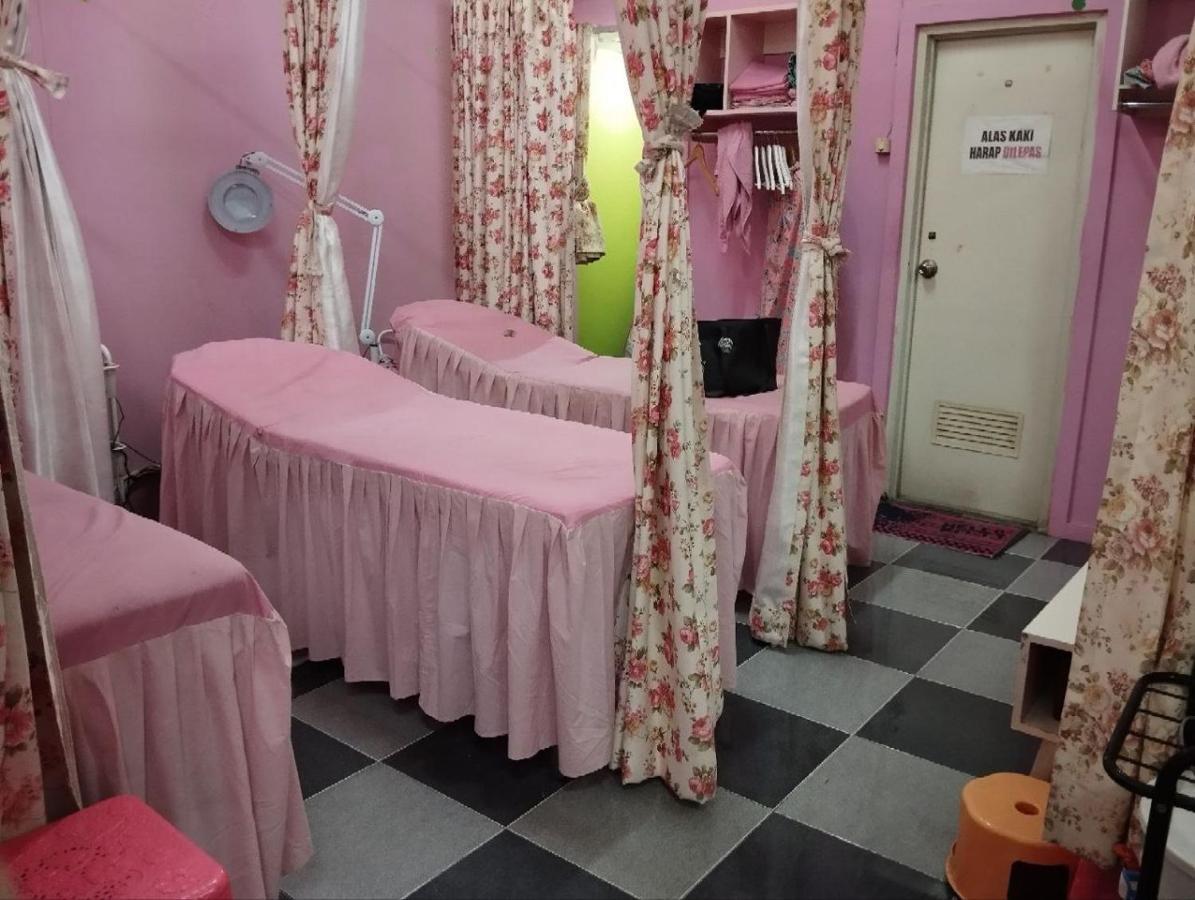 Hotel Syariah Selamat Сукабуми Экстерьер фото