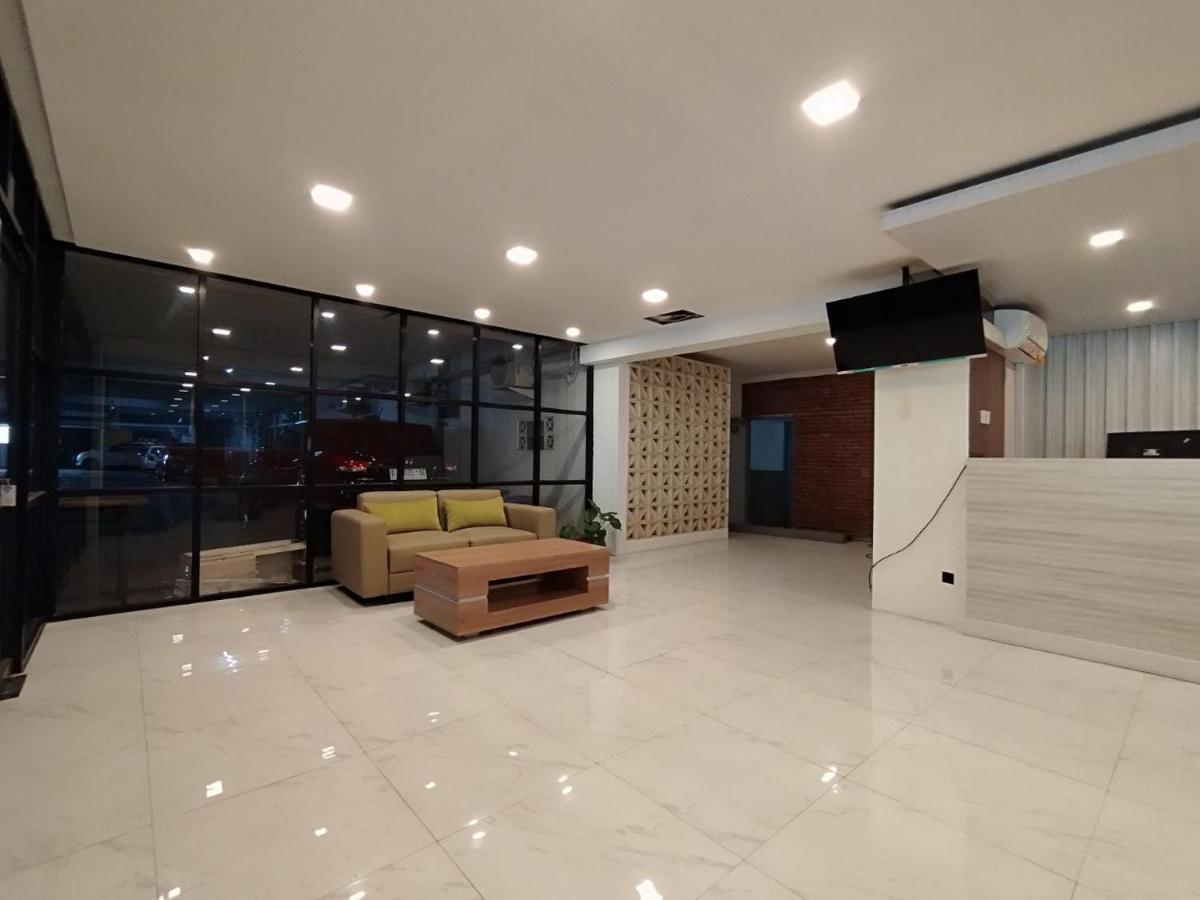 Hotel Syariah Selamat Сукабуми Экстерьер фото