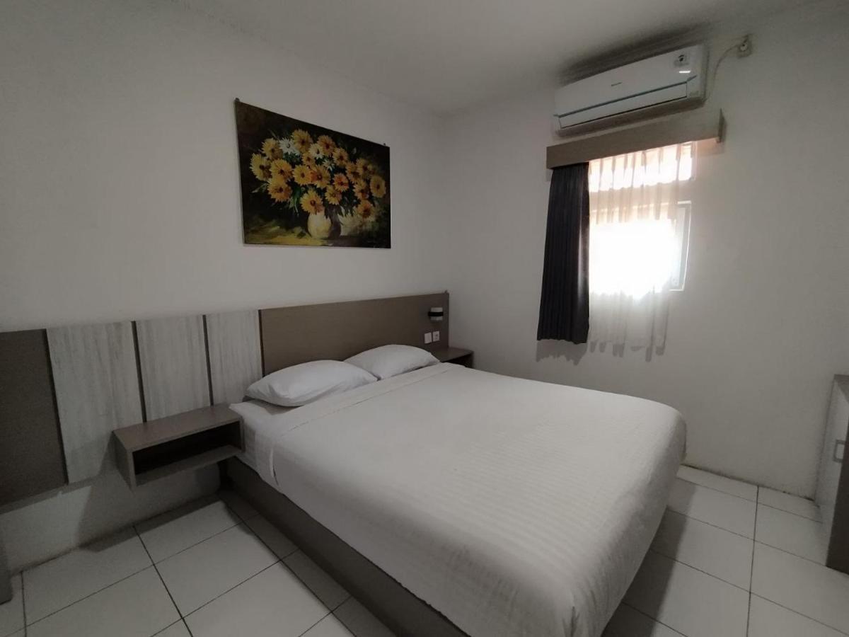 Hotel Syariah Selamat Сукабуми Экстерьер фото